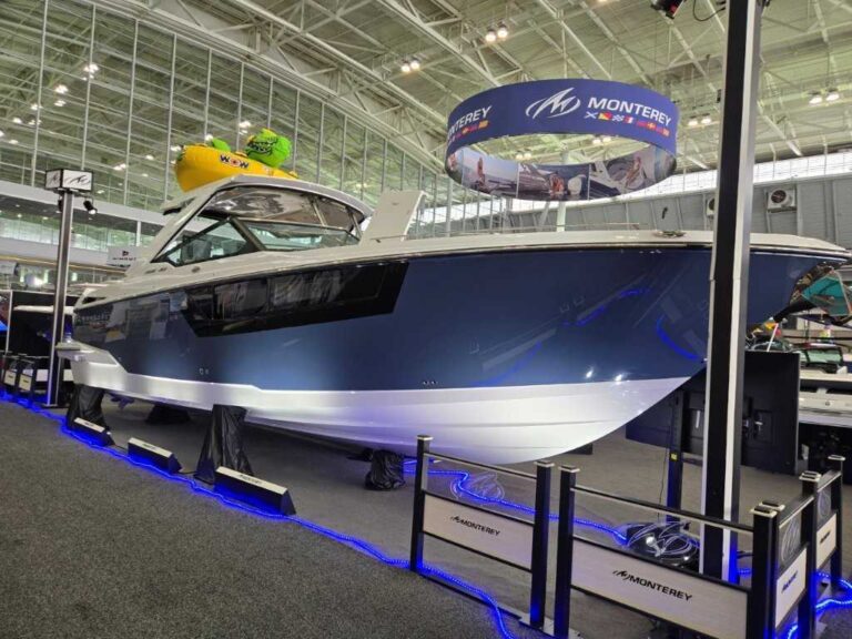 2025 Monterey 385SS - Triple V10 - Joystick US-RGFCP192J425 [photo 1]